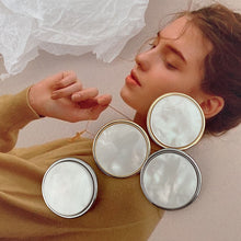 Load image into Gallery viewer, 5pcs/Set Clothing Accessories Accessories round Metal Button Gold and Silver Edge Imitation Shell Sweater Coat Button
