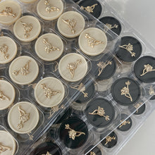 Load image into Gallery viewer, 5pcs/Set Metal Lotus Resin Bottom Double Button Garment Accessories
