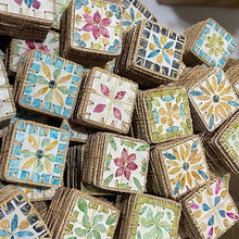 Load image into Gallery viewer, True vine hemming color shell coaster Vietnamese natural shell placemat square light luxury round heat insulation mat
