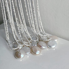 Load image into Gallery viewer, S925 Sterling Silver Baroque Freshwater Pearl Sparkling Ladies Clavicle Chain
