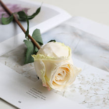 Load image into Gallery viewer, 5pcs/Set Artificial Rose Vintage Style Burnt Edge Rose Flower Decorative Table Artificial Flower
