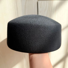Load image into Gallery viewer, Retro Flight Attendant Ball Hat Women's 100% Wool Felt Beret Party Charming Hat Wedding Cocktail Party Medicine Box Hat
