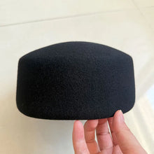 Load image into Gallery viewer, Retro Flight Attendant Ball Hat Women's 100% Wool Felt Beret Party Charming Hat Wedding Cocktail Party Medicine Box Hat
