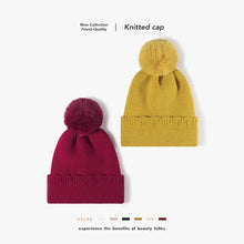 Load image into Gallery viewer, Winter Warm Fleece Womens Knitted Beanie Hat with Pom,outdoor Warm Skull Cap Skull Hat for Women,suitbale for Daliywear,skiing
