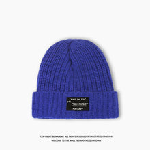 Load image into Gallery viewer, Fashionable Men's Autumn And Winter Knitted Hats Large Size Warm Cold Beanie Hat Loose Big Head Ware Knitting Hat For Men
