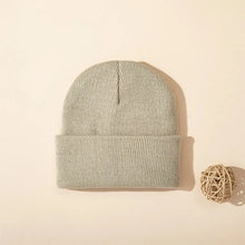 Load image into Gallery viewer, 1pc Solid Color Unisex Beanie Hat,Versatile Outdoor Autumn and Winter Casual Warm Cap,Suitable for Winter Christmas,Sking
