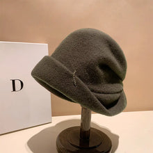 Load image into Gallery viewer, Women's Chain Decor Wool Slouchy Hat Autumn Winter Casual Warm Fisherman Cap Face Slimming Cold Weather Fashion Beanie Soft
