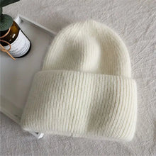 Load image into Gallery viewer, Men's and women's cold hats, winter hats, women's windproof pullover knitted hats, versatile and warm woolen hats
