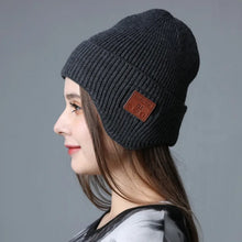 Load image into Gallery viewer, Knitted Beanie Hat for Men and Women, Music Caps with Headphones, Built-in Microphone Speakers, USB Rechargeable
