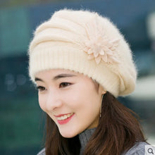 Load image into Gallery viewer, Hat Women's Winter Flower Hat Thick Beret Warm Knitted Wool Hat Autumn Winter Mom Hat
