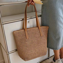 Load image into Gallery viewer, Summer Large Capacity Tote Bag Women Shoulder Bag Handmade Woven Bag INS Fresh Rural Handheld Grass Woven Women Bag

