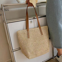 Load image into Gallery viewer, Summer Large Capacity Tote Bag Women Shoulder Bag Handmade Woven Bag INS Fresh Rural Handheld Grass Woven Women Bag
