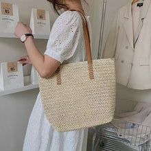 Load image into Gallery viewer, Summer Large Capacity Tote Bag Women Shoulder Bag Handmade Woven Bag INS Fresh Rural Handheld Grass Woven Women Bag

