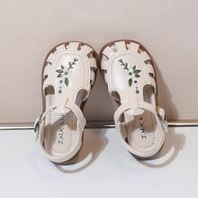 Load image into Gallery viewer, Sweet Princess Sandals Summer New Covered Toe Embroidered French Style Baby Girls Simple Flat Casual Dress Shoes
