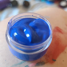 Load image into Gallery viewer, 100pcs 2g/3g/5g/10g/15g/20g Empty Plastic Cosmetic Makeup Jar Pots Transparent Sample Bottles Eyeshadow Cream Lip Balm Container
