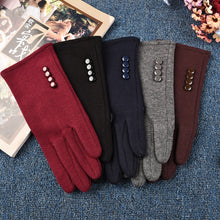 Load image into Gallery viewer, Classic Women's Non-Inverted Velvet Four-Button Velvet Thickened Cycling Touch Screen Warm Gloves
