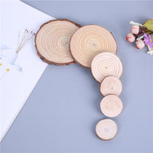 Load image into Gallery viewer, Christmas New Natural Pine round Wood Piece Bark Original Wood Piece Home Background Wall Photography Material
