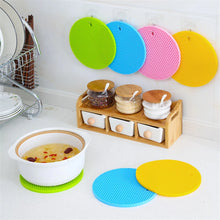 Load image into Gallery viewer, 14cm Round Heat Resistant Silicone Mat Drink Cup Coasters Non-slip Pot Holder Table Placemat Kitchen Accessories Onderzetters
