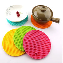 Load image into Gallery viewer, 14cm Round Heat Resistant Silicone Mat Drink Cup Coasters Non-slip Pot Holder Table Placemat Kitchen Accessories Onderzetters
