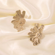 Load image into Gallery viewer, Vintage Alloy Flower Earrings Female Temperament Pattern Flower Earrings
