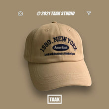 Load image into Gallery viewer, 1989 American Retro Men's And Women's Baseball Caps Street Lettered Embroidery Retro Flat Caps Solid Black And White Hip Hop Cap
