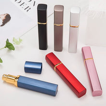 Load image into Gallery viewer, 1pcs 6 color Metal Case Glass Tank Perfume Bottle Aluminum Nozzle Spray Refillable Bottle Parfum Cosmetic Glass Container 12ml
