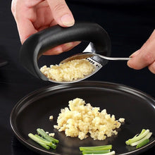 Load image into Gallery viewer, 1pc Manual Garlic Press Rocker Stainless Steel Garlic Crusher Garlic Mincer Presses Ginger Press Squeezer Kitchen Gadgets
