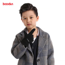 Load image into Gallery viewer, Children's Riding Gloves Outdoor Male and Female Baby Touch Screen Non-Slip Wear-Resistant Warm Gloves

