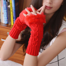 Load image into Gallery viewer, Winter Thermal Knitting Gloves Women's Half Finger Gloves Midi Triangle Twist Gloves
