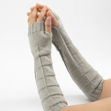 Load image into Gallery viewer, Men's and Women's Knitted Warm Fingerless Gloves Bougainvillea Spectabilis Mid-Length Gloves
