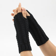 Load image into Gallery viewer, Twist Knitted Wool Keep Warm Men's and Women's Short Ski Fingerless Gloves
