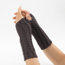 Load image into Gallery viewer, Twist Knitted Wool Keep Warm Men's and Women's Short Ski Fingerless Gloves
