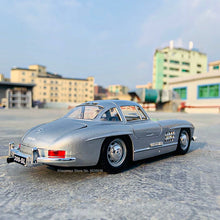 Load image into Gallery viewer, 1:24 The latest model is 1954 Mercedes 300 SL simulation alloy car model crafts decoration collection toy tools gift

