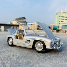Load image into Gallery viewer, 1:24 The latest model is 1954 Mercedes 300 SL simulation alloy car model crafts decoration collection toy tools gift
