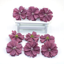 Load image into Gallery viewer, 50 pieces of 4.5 cm daisy flower head mini silk artificial flower decoration home wedding decoration DIY wreath headdress fa
