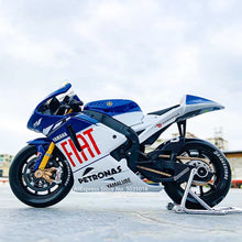 Load image into Gallery viewer, 1:10 YAMAHA GP2009 MOTO No. 46 Champion car Racing  Original factory authorized simulation alloy motorcycle model toy car
