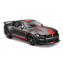Load image into Gallery viewer, 1:18 New 2020 Custom Edition Ford Shelby GT500 Alloy Retro Car Model Classic Car Model Car Decoration Collection gift

