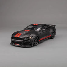Load image into Gallery viewer, 1:18 New 2020 Custom Edition Ford Shelby GT500 Alloy Retro Car Model Classic Car Model Car Decoration Collection gift
