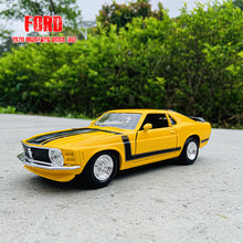 Load image into Gallery viewer, 1:24 Ford  Shelby GT500 Series simulation alloy car model crafts decoration collection toy gift
