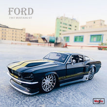 Load image into Gallery viewer, 1:24 1967 Ford GT simulation alloy car model crafts decoration collection toy tools gift
