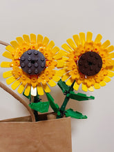 Load image into Gallery viewer, New Expert Sunflowers Flower Bouquet Blocks Botanical Collection Friends Bricks Toys Girls Gift Compatible 40524

