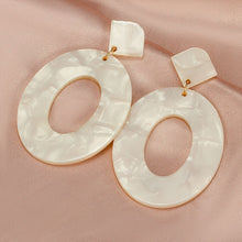Load image into Gallery viewer, New Korean Statement Earrings for women White Cute Arcylic Geometric Dangle Drop Earings Brincos  Trend Fashion Jewelry
