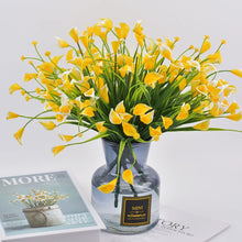 Load image into Gallery viewer, 5pcs 25 heads/bouquet mini artificial calla with leaf plastic fake lily Aquatic plants home room decoration flower
