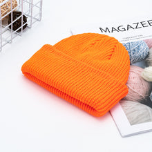 Load image into Gallery viewer, Light Board Solid Color Knitted Hat Men's Warm Beanie Hat Korean Style All-Matching Knitted Hat Knitted Hat Yupi Beanie Hat
