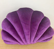 Load image into Gallery viewer, Fairy Home Luxury Decor Shell Pillow princess's Fantastic Velvet Pillow Sea Shell Home Decor Bed Sofa Cushion Decoration Gift
