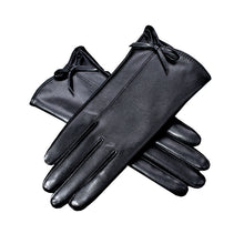 Load image into Gallery viewer, Leather Gloves Full Touch Screen Driving Electric Car Fashion Autumn and Winter Fleece Lined Padded Warm Keeping Gloves

