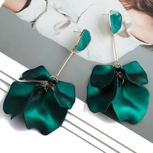Load image into Gallery viewer, Romantic Sweet Acrylic Petal Long Dangle Drop Earrings For Women Girl 2023 Trend Luxury Fairy Grunge Pendant Jewelry Accessories
