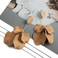 Load image into Gallery viewer, Romantic Sweet Acrylic Petal Long Dangle Drop Earrings For Women Girl 2023 Trend Luxury Fairy Grunge Pendant Jewelry Accessories
