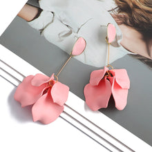 Load image into Gallery viewer, Romantic Sweet Acrylic Petal Long Dangle Drop Earrings For Women Girl 2023 Trend Luxury Fairy Grunge Pendant Jewelry Accessories
