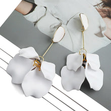Load image into Gallery viewer, Romantic Sweet Acrylic Petal Long Dangle Drop Earrings For Women Girl 2023 Trend Luxury Fairy Grunge Pendant Jewelry Accessories
